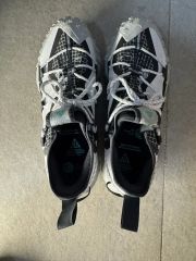 Acgマウンテンフライ ロー SE 白＆ブラック 280サイズ