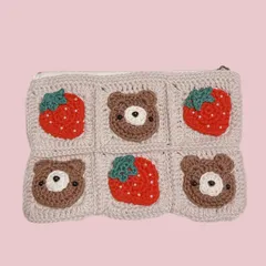 【a2◯編み物】グラニースクエア　くま×いちご　モチーフ　ペンケース　ポーチ