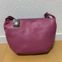 本革牛ショルダーバッグ　斜めがけショルダーバッグ