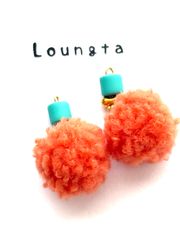 3577ブルー オレンジ ファーピアス 樹脂ピアス