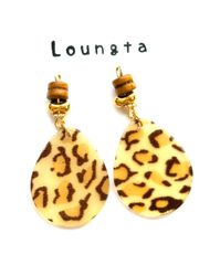 3581ヒョウ柄ピアス ウッドビーズピアス 樹脂ピアス