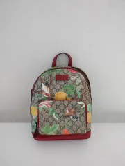 グッチ Supreme バックパック