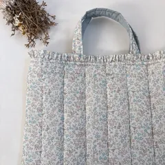 Basket of Daisy　リバティ　フリルキルト　レッスンバッグ　メドウテイルズ　水色　入園　入学　大人も　サブバッグ　絵本バッグ