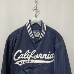 I94 WHO.A.U フーアーユー メンズ スタジアム ジャケット スタジャン M