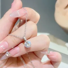 1粒ストーン 大きめ シルバーネックレス キラキラ 高級感 上品デザイン