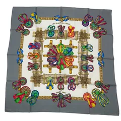 新品同様 HERMES エルメス スカーフ シルク カレ90 LES RUBANS DU CHEVAL 馬のリボン飾り グレー