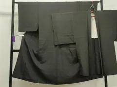 平和屋着物●男性　紬　アンサンブル　着物：鉄黒色　羽織：憲法黒茶色　正絹　逸品　CABA1499gh