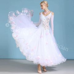 新品未使用】フリンジ&スパンコールで華やかワンピース ダンス