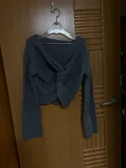 クロップドシャーリングニット