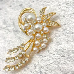 パール　花　花束　イメージ　クリスタル　ブローチ 高品質な輝き アクセサリー フォーマルやカジュアルコーデに最適 ギフトにもおすすめ