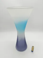 花器 ガラス製 乳白色水色グレー色 円形 花台 窯 工房 池坊 フラワーベース 水盤 華道具 花瓶 変形 シンプル 生花 華道 磁器製 手作り アンティーク レア レトロ インテリア ビンテージ 昭和  24428四つ葉[YT00564]