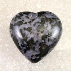 天然石 瑪瑙 ハート カービング 虹入り 台座付き⭐️2671 - メルカリ