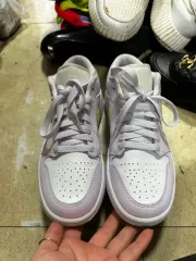 ナイキ ウィメンズ エアジョーダン 1 ロー ベアリー グレープ レモン ウォッシュ 235cm