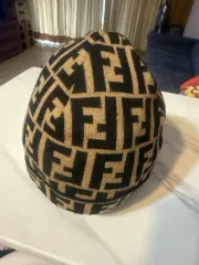 FENDI フェンディ FF ロゴ パータン ビーニー
