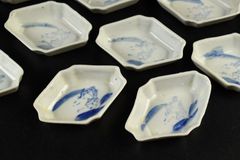 幕末期〜明治 古伊万里 染付菊花形角小皿 20客 醤油皿 器が素敵な料理