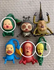 こびとづかん  おすわりマスコット 3  マスコット　小人図鑑　こびと図鑑　こびとずかん　おもちゃ　カプセルトイ　ガチャガチャ　ガチャ　ガシャポン　マモリコモリ　オオヒレカワコビト　イノリオキモノ　カブトヨソオイ　ノミビョウタン　クサマダラオオコビト　2699