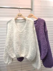 411은사Vネックニット