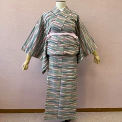 ウール　着物　ウール着物　灰色　ピンク　矢羽根　リサイクル着物　w-832