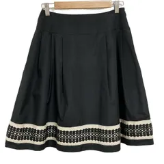 TO BE CHIC(トゥービーシック) スカート サイズ40 M レディース - 黒×白 ひざ丈/レース