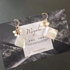 ホワイトシェル×淡水パール キューブピアス 14kgf