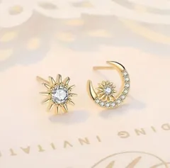 シルバー925 太陽 月 CZダイヤ ジルコニア ピアス 非対称 レディース メンズ ゴールド おしゃれ ピアス ぴあす  18K 金属アレルギー アレルギー対応  スタッド キュービックジルコニア