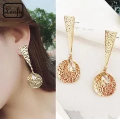 Leafy 異なる形を組み合わせた大きめゴールドプレートピアス 1ペア レディース 光を受けてキラキラ反射 存在感をアピール 三角 トライアングル サークル 円形 ジルコニア お出かけ イベント パーティー デート x09186a