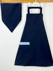 濃紺とくすみブルーのリバーシブルハンドメイド子供エプロンと三角巾のセット