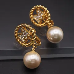 H311 JAPAN刻印 イヤリング イニシャル M ラインストーン フェイクパール ゴールド スウィング デザイン コスチュームジュエリー