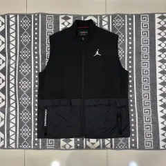 2026年最新】jordanダウンベストの人気アイテム - メルカリ