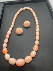 ピンク珊瑚みたいなネックレスandイヤリング