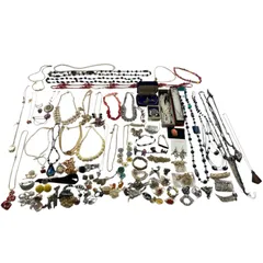 ★ 希少 レア レトロアクセサリー 大量 90点以上 まとめ ネックレス イヤリング ピアス ブローチ 他  ヴィンテージ 昭和 平成 現状品 2.4kg