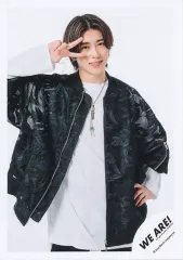 【中古】生写真(STARTO) Aぇ! group/末澤誠也/膝上/「WE ARE! Let’s get the party STARTO!!」グッズオフショット/公式生写真