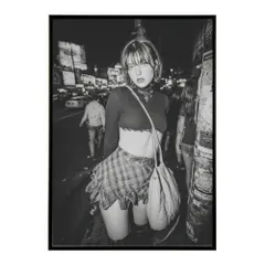 【B3サイズ（約36x51cm）】【lm-poster-2388】【フレーム付き】モノクロガール 写真 レトロ エモーショナル 写真 シャビー 古い 絵葉書 ポスター インテリア