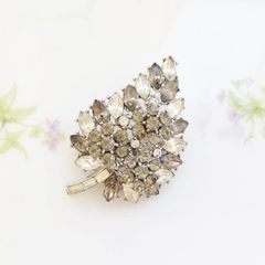 lotuscloud 2486⭐️TRIFARI トリファリ ブローチ ビンテージ - メルカリ
