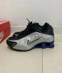 ナイキ ショックス R4