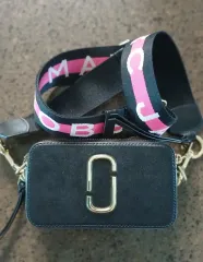 (1着) マークジェイコブス カメラバッグ