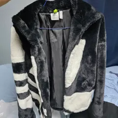 アディダス ブラック 白 ファー ジャケット