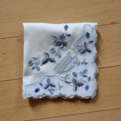 日本輸入 ウェッジウッド フラワー 刺繍 ハンカチ