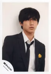 【中古】生写真(ジャニーズ) 関ジャニ∞/錦戸亮/上半身・スーツ・ネクタイ・目線右上/公式生写真