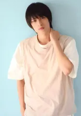 【中古】生写真(男性) 瀬戸啓太/上半身・衣装白・ベージュ・左手首元・背景水色/「瀬戸啓太 BIRTHDAY EVENT2019」ランダムブロマイド