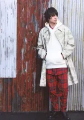 【中古】生写真(男性) 瀬戸啓太/全身・衣装グレー・白・赤・チェック柄・両手ポケット・顔右向き/「瀬戸啓太 BIRTHDAY EVENT2019」ランダムブロマイド