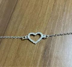 【在庫処分】キラキラ ハート ネックレス シルバー シンプルデザイン 大人可愛い レディース デートコーデに最適 プレゼント 人気 彼女への贈り物 記念日 誕生日 ギフト 上品 高見えアクセサリー 普段使いにも◎