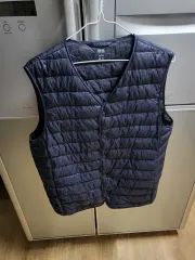 L ユニクロ 軽量ダウン ベスト