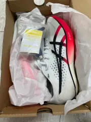 アシックス陸上スパイクシューズ