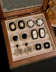 ブラック系ピアス6点セット