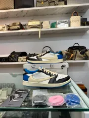 (265) NIKE ジョーダン1 トラヴィススコット フラグメント デザイン ロー スニーカー