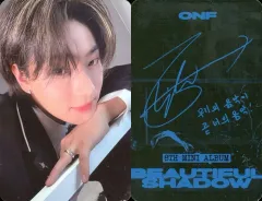 【中古】コレクションカード(男性) ONF(オンエンオフ)/イーション(E-TION)/裏面印刷サイン入り/CD「BEAUTIFUL SHADOW」(BRING TO LIGHT VER.)封入フォトカード