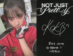【中古】コレクションカード(女性) izna/ココ(KOKO)/裏面黒・印刷サイン、メッセージ入り/CD「Not Just Pretty」(Racecar Ver.)フォトカード