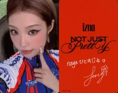 【中古】コレクションカード(女性) izna/チェ・ジョンウン(CHOI JUNG EUN)/裏面赤・印刷サイン、メッセージ入り/CD「Not Just Pretty」タワーレコード3店舗+オンライン限定ラッキードローイベント当選者特典セルカフォトカード