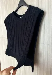 ブラック ケーブルニット ベスト